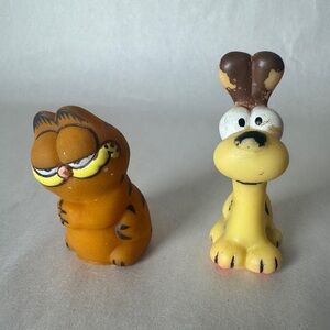 Lot of 2 Vintage Garfield the Cat  and Odie  Pencil Toppers Hong Kong Notes